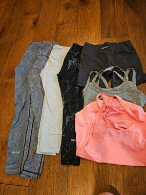 Kiava Activewear Bundle – Leggings, Bra, Shorts & Tank (Excellent Condition)